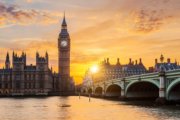 How to Apply for a Skilled Worker Visa in the UK (2025 Guide)